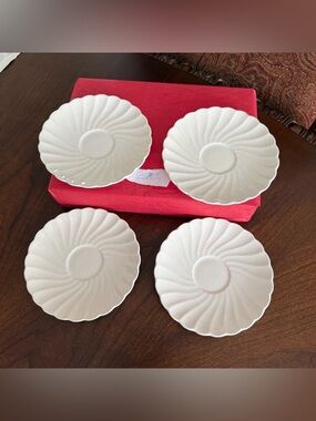 Set of 4 Myott Staffordshire England Olde Chelsea White Swirl 5.75” Saucers